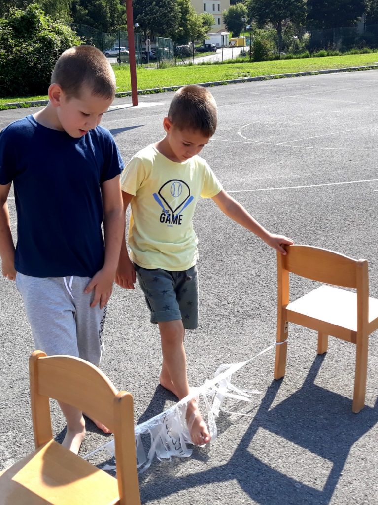 POLETJE V VRTCU – ŠOLSKI CENTER POSTOJNA
