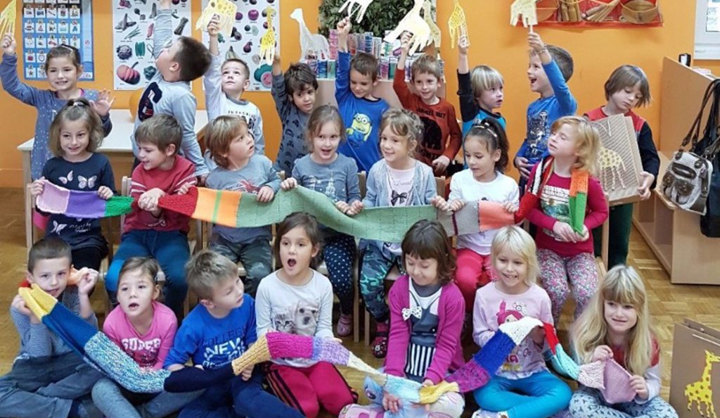 PODARIMO ŠAL ŽIRAFAMA RASTKU IN CVETKU