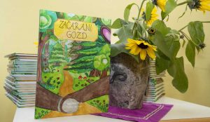 Zupan razdelil knjigo Zacarani gozd – v tednu otroka 01
