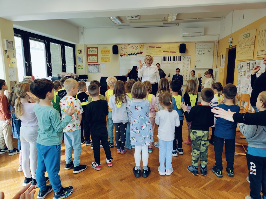 OBISK GLASBENE ŠOLA POSTOJNA