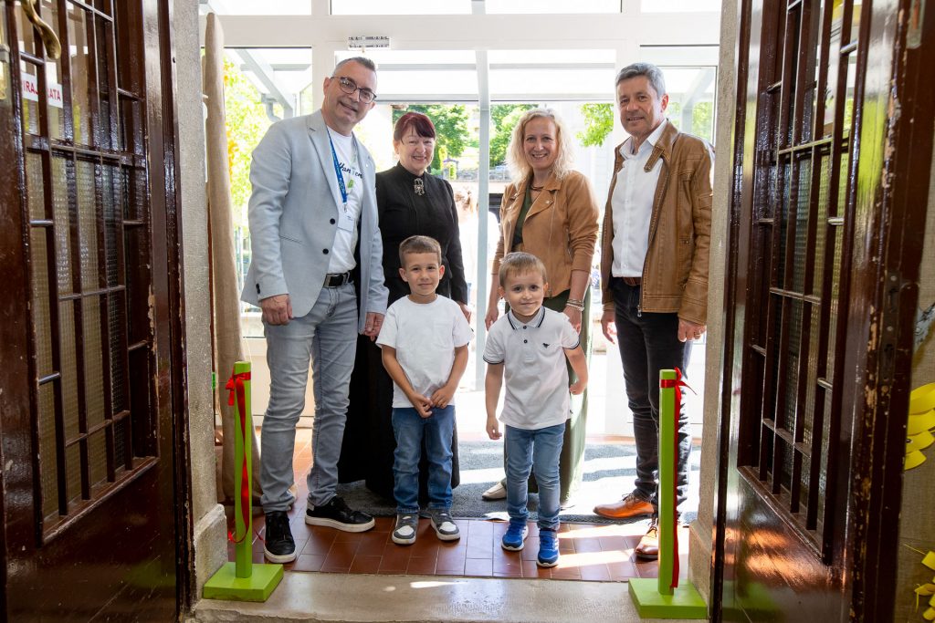TURIZEM V TRENDU: Razstava ob 90. letnici obstoja zgradbe enote Zmajček
