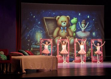 »ČAROVNIJA« v Kulturnem domu Postojna