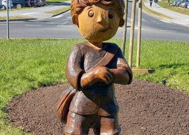 PASTIRČEK JAKOB BEDI NAD OTROKI