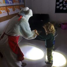 Muca Copatarica presenetila Kapljice