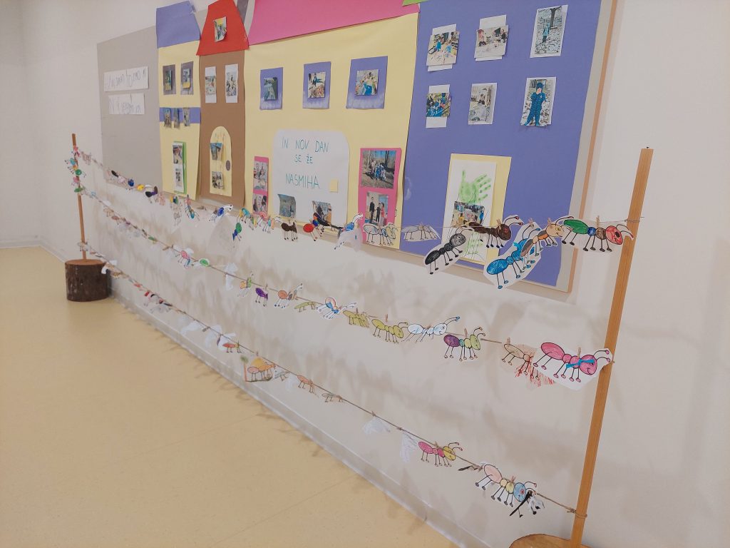 GRADIMO SVET PRIJATELJSTVA, RAZUMEVANJA IN SOČUTJA