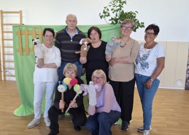 LUTKOVNA PREDSTAVA KLUBA UPOKOJENCEV VIZ OBČIN POSTOJNA IN PIVKA