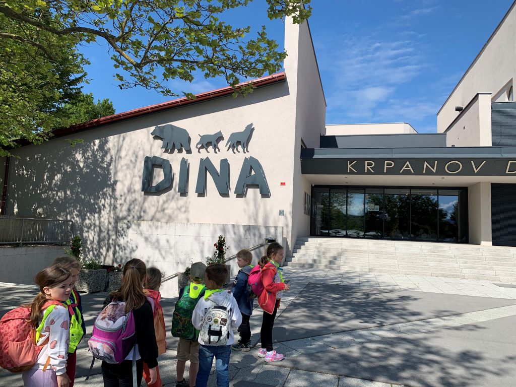IZLET Z VLAKOM V PIVKO IN OGLED CENTRA DIVJIH ZVERI DINA